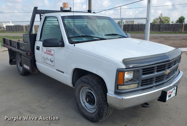 image for item ID9824 2000 Chevrolet C2500  flatbed pickup truck