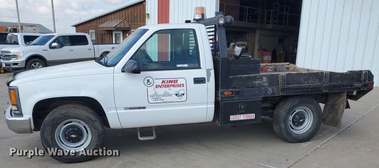 image for item ID9824 2000 Chevrolet C2500  flatbed pickup truck