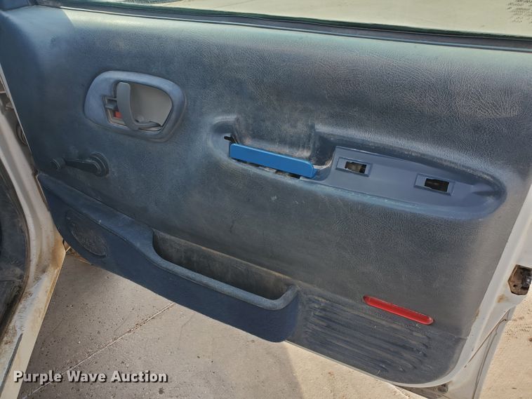 image for item ID9824 2000 Chevrolet C2500  flatbed pickup truck