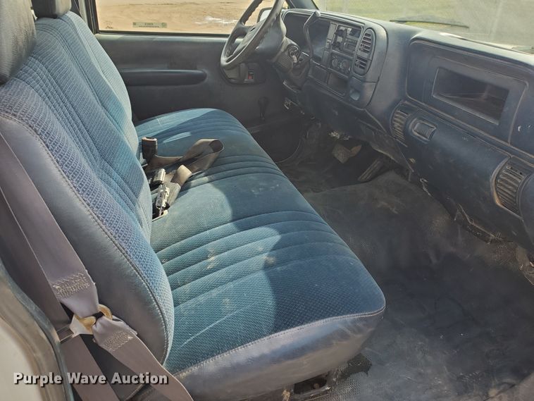 image for item ID9824 2000 Chevrolet C2500  flatbed pickup truck