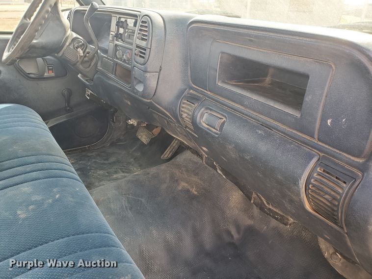 image for item ID9824 2000 Chevrolet C2500  flatbed pickup truck