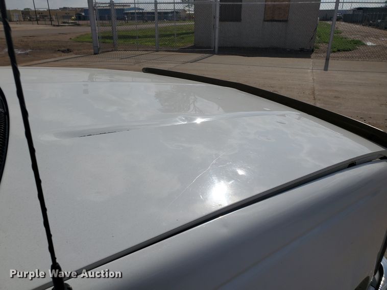 image for item ID9824 2000 Chevrolet C2500  flatbed pickup truck