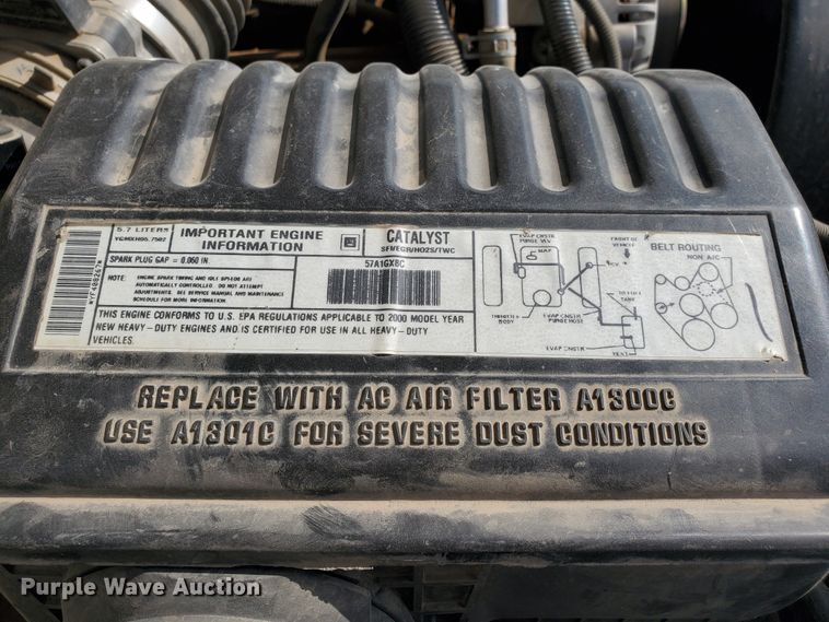 image for item ID9824 2000 Chevrolet C2500  flatbed pickup truck