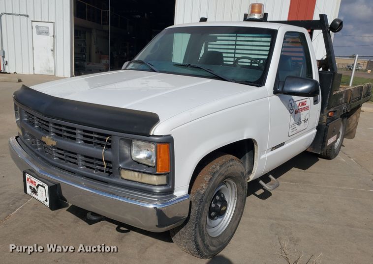 image for item ID9824 2000 Chevrolet C2500  flatbed pickup truck