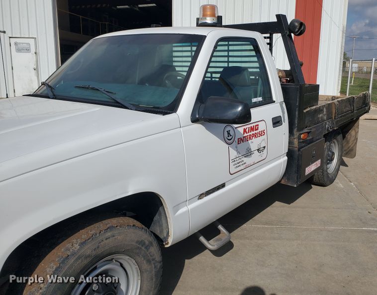 image for item ID9824 2000 Chevrolet C2500  flatbed pickup truck