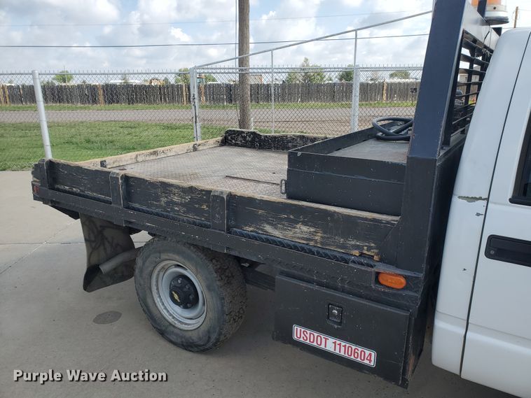 image for item ID9824 2000 Chevrolet C2500  flatbed pickup truck