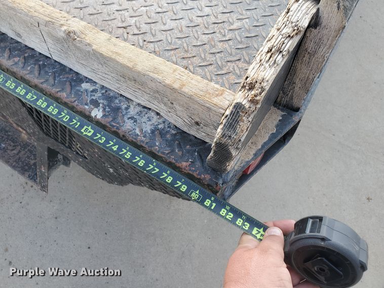 image for item ID9824 2000 Chevrolet C2500  flatbed pickup truck