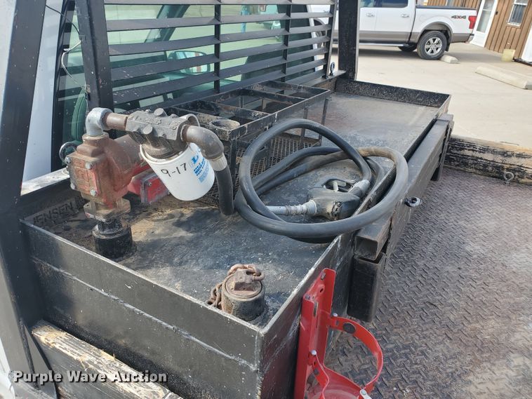 image for item ID9824 2000 Chevrolet C2500  flatbed pickup truck