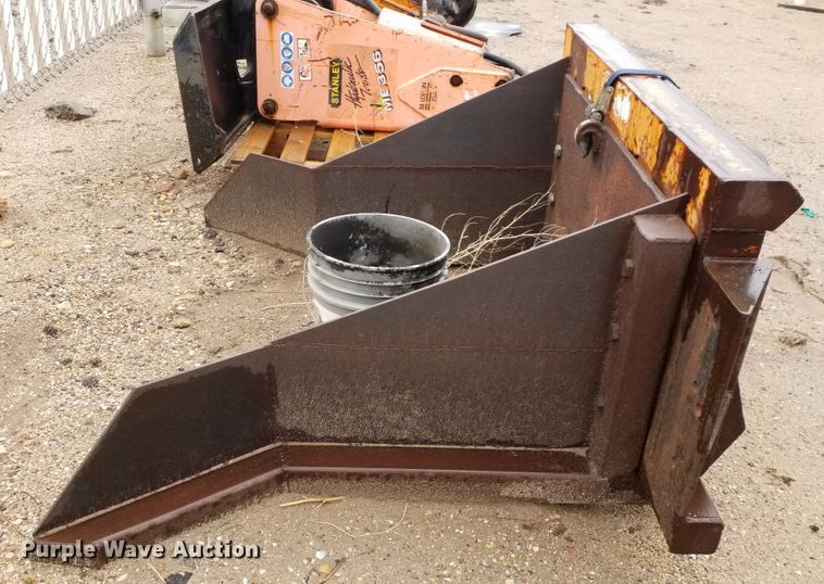 image for item ID9831 Skid steer leveler