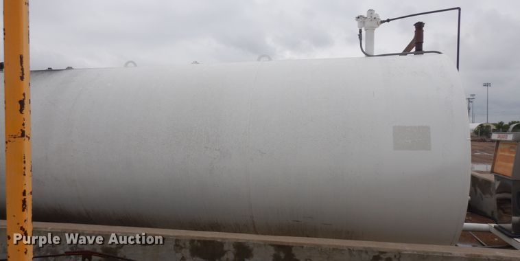 image for item ID9856 (2) fuel tanks