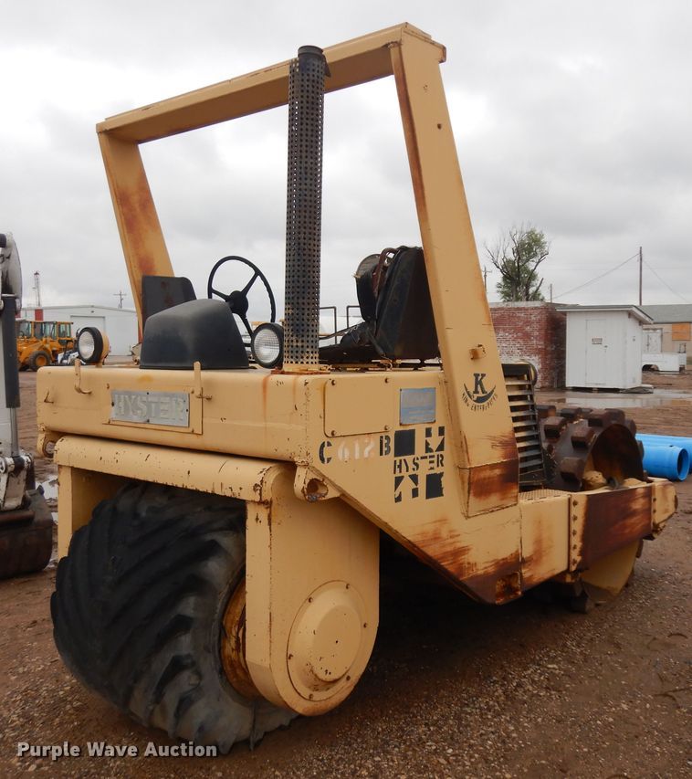 image for item ID9857 Hyster C612B  single drum vibratory roller