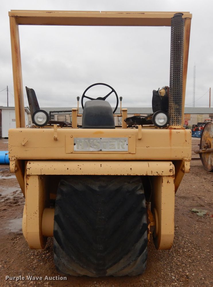 image for item ID9857 Hyster C612B  single drum vibratory roller