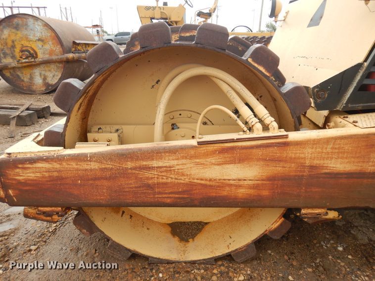 image for item ID9857 Hyster C612B  single drum vibratory roller