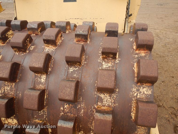 image for item ID9857 Hyster C612B  single drum vibratory roller