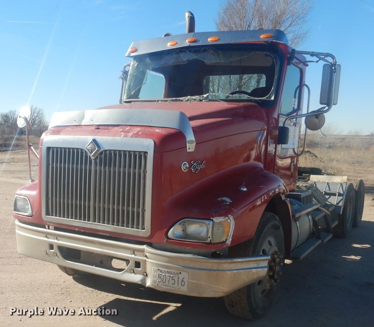 image for item DJ4847 2008 International 9200i  semi truck