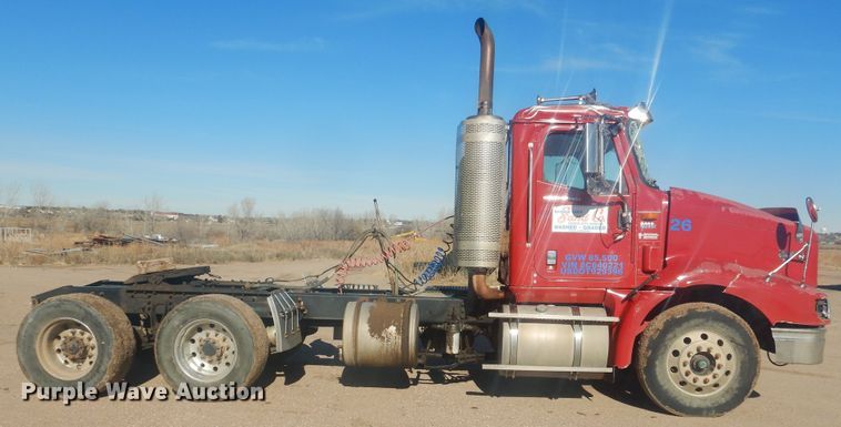 image for item DJ4847 2008 International 9200i  semi truck