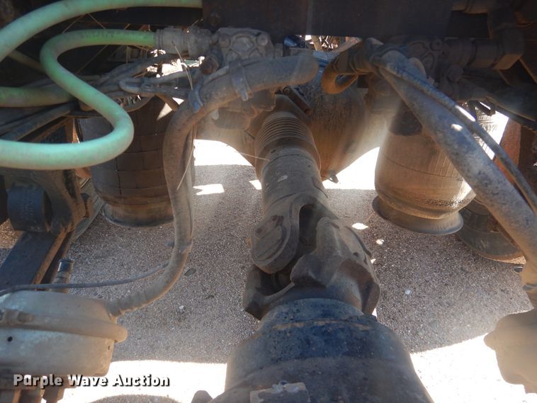 image for item DJ4847 2008 International 9200i  semi truck