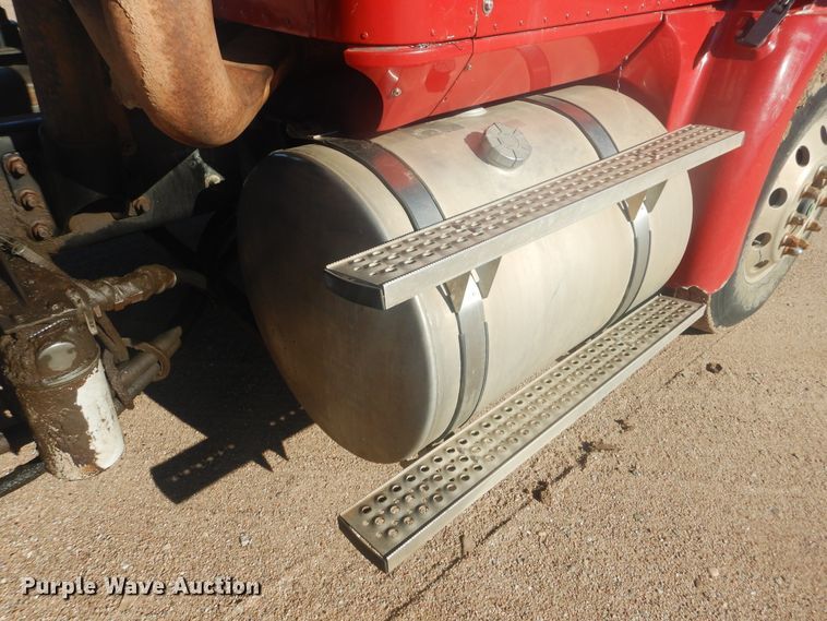 image for item DJ4847 2008 International 9200i  semi truck