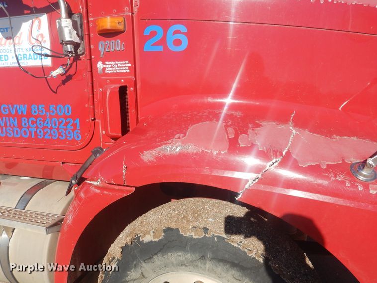 image for item DJ4847 2008 International 9200i  semi truck