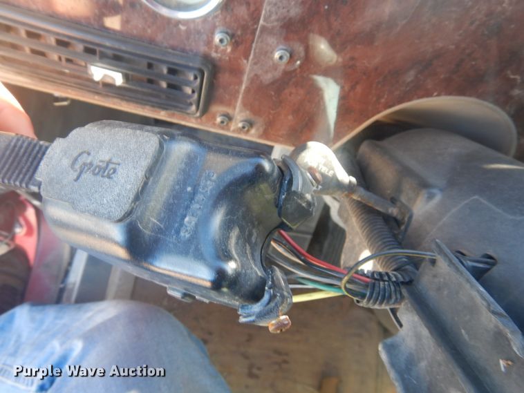 image for item DJ4847 2008 International 9200i  semi truck