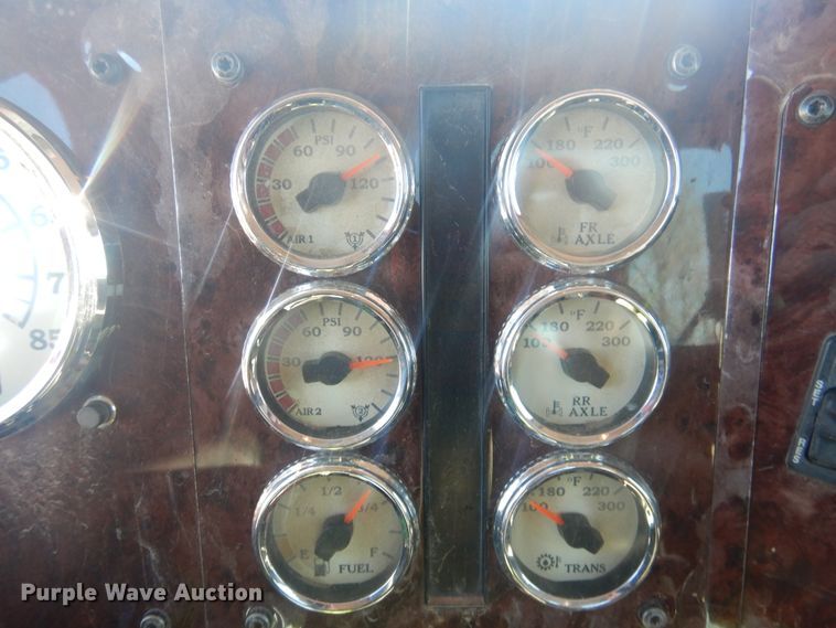 image for item DJ4847 2008 International 9200i  semi truck