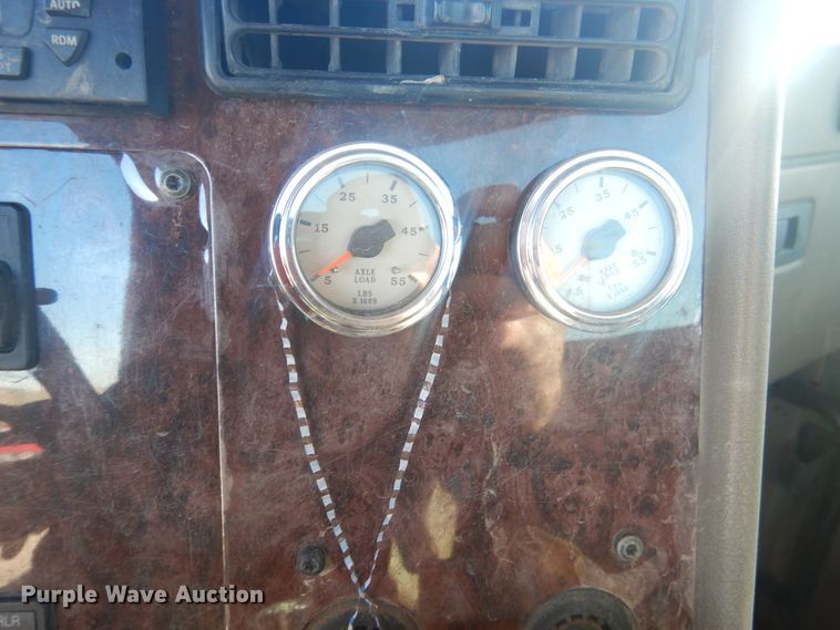 image for item DJ4847 2008 International 9200i  semi truck