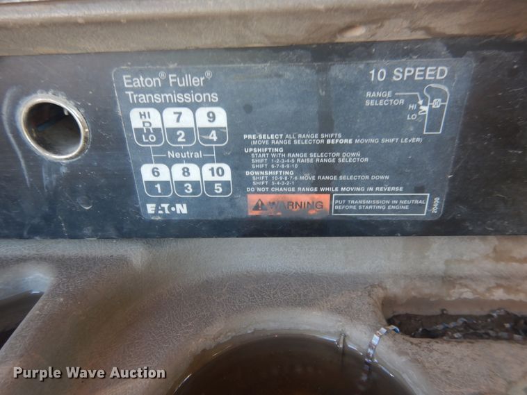 image for item DJ4847 2008 International 9200i  semi truck