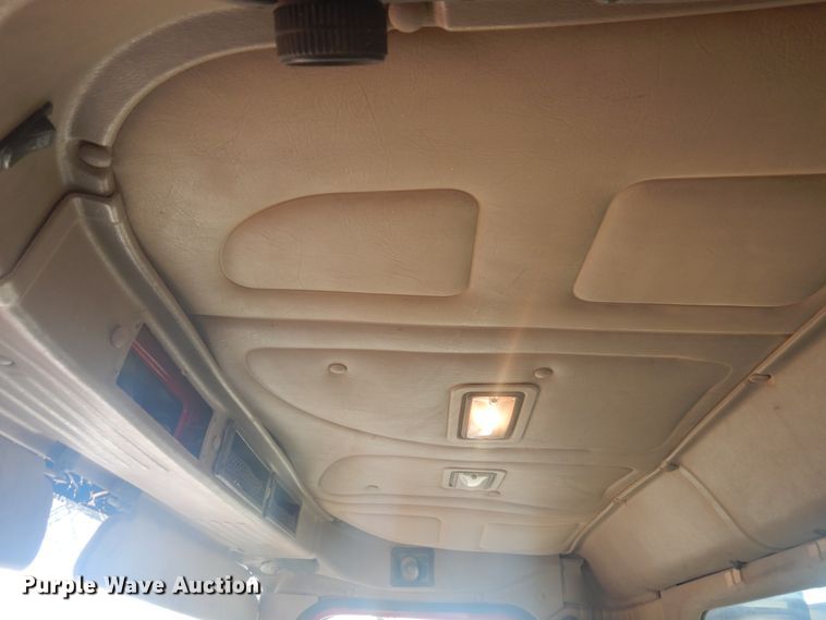 image for item DJ4847 2008 International 9200i  semi truck