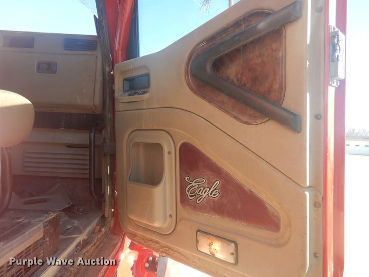 image for item DJ4847 2008 International 9200i  semi truck