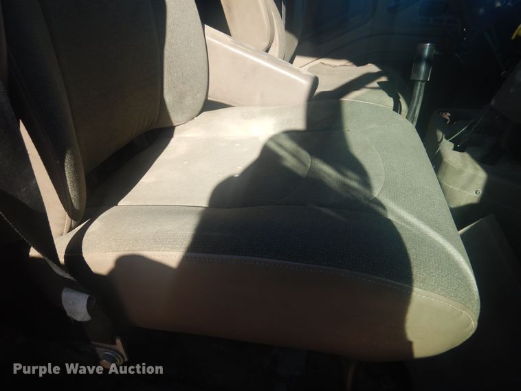 image for item DJ4847 2008 International 9200i  semi truck