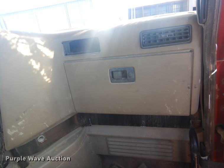 image for item DJ4847 2008 International 9200i  semi truck