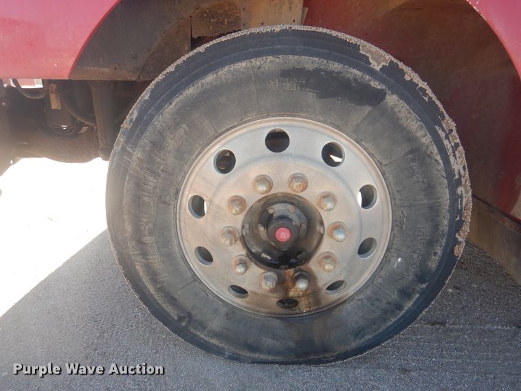 image for item DJ4847 2008 International 9200i  semi truck