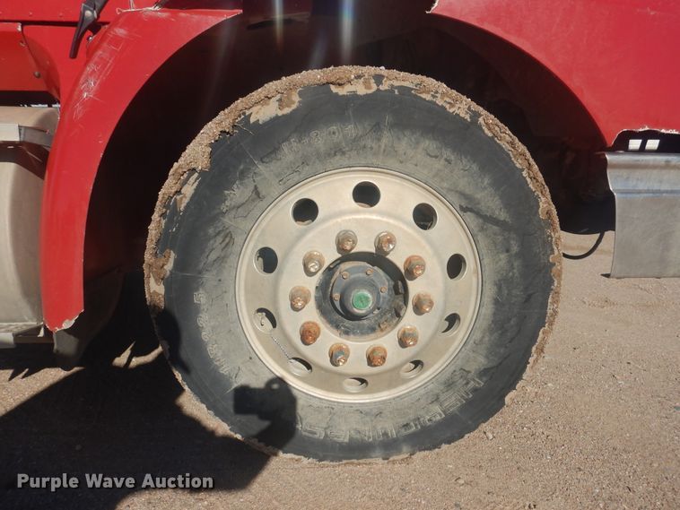 image for item DJ4847 2008 International 9200i  semi truck