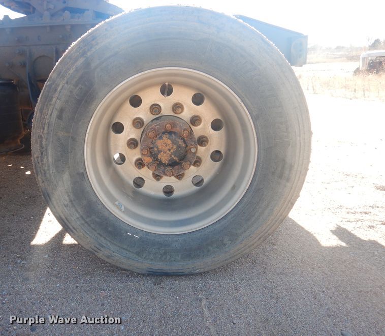 image for item DJ4847 2008 International 9200i  semi truck