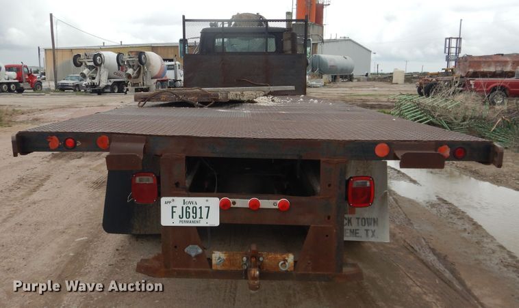 image for item DL0279 1993 International 8200  flatbed truck