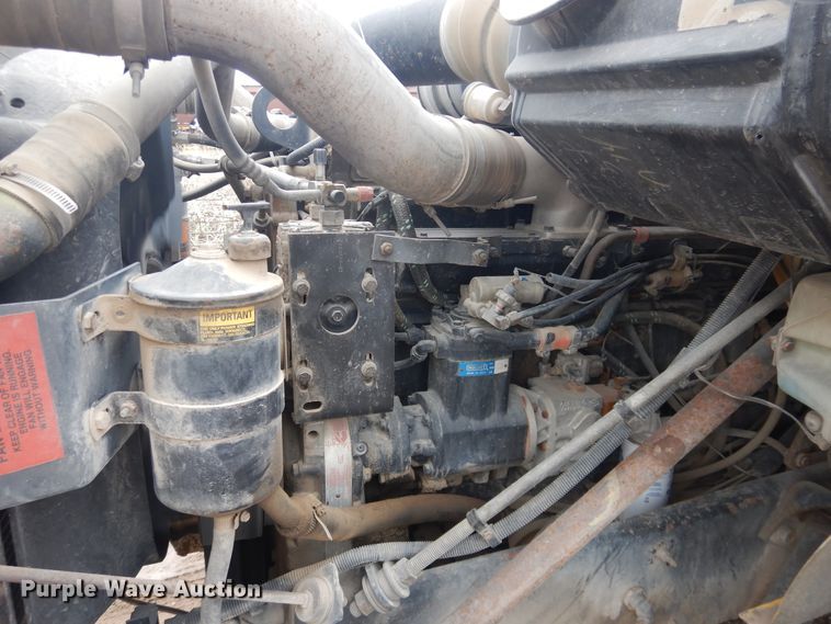 image for item DL0279 1993 International 8200  flatbed truck