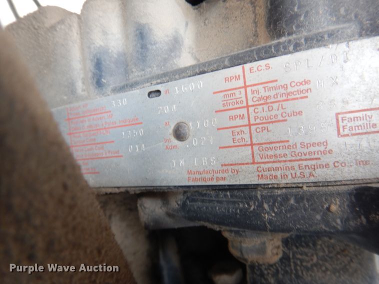 image for item DL0279 1993 International 8200  flatbed truck