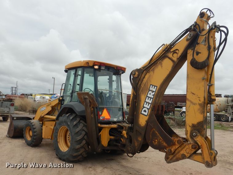 image for item DL0281 2003 John Deere 710G  backhoe
