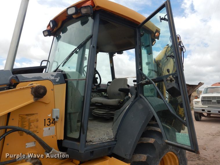 image for item DL0281 2003 John Deere 710G  backhoe