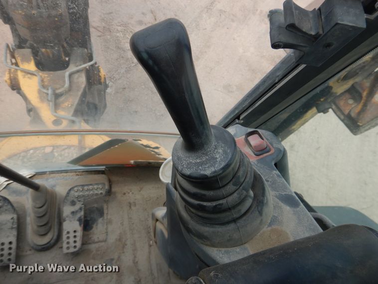 image for item DL0281 2003 John Deere 710G  backhoe