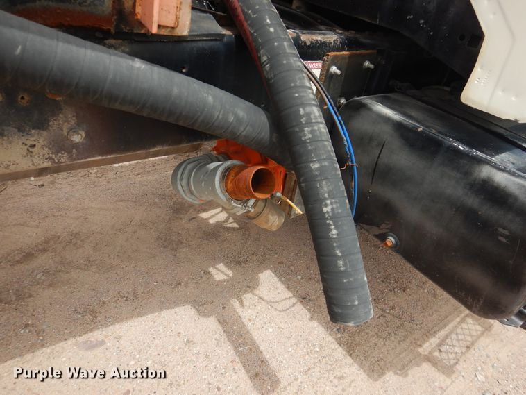 image for item DL0283 1989 Ford F800  water truck