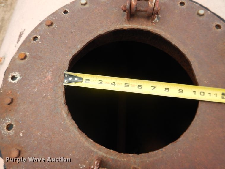 image for item DL0283 1989 Ford F800  water truck