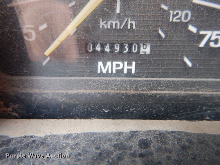 image for item DL0283 1989 Ford F800  water truck