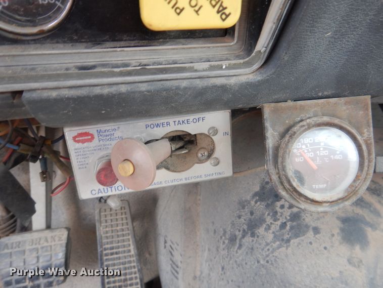 image for item DL0283 1989 Ford F800  water truck