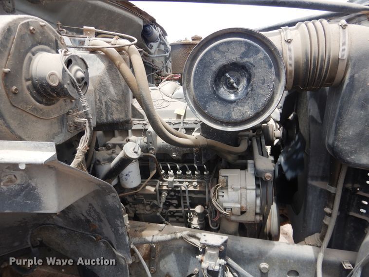 image for item DL0283 1989 Ford F800  water truck