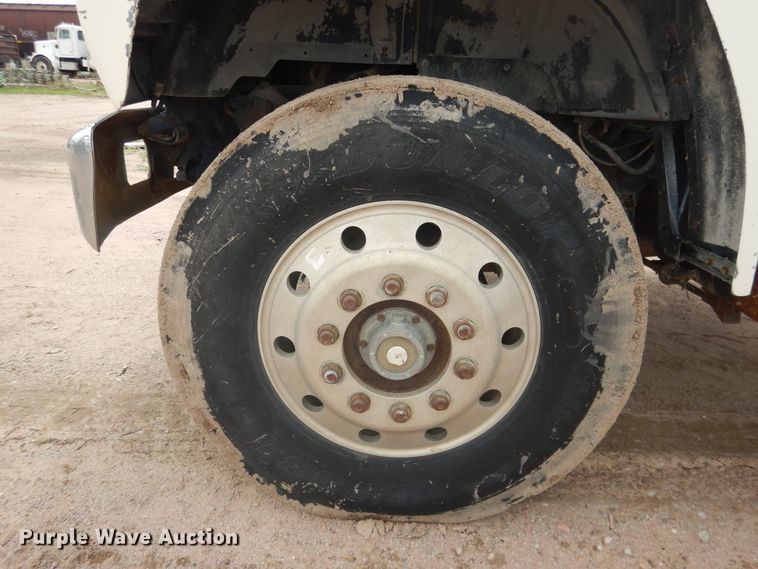 image for item DL0283 1989 Ford F800  water truck