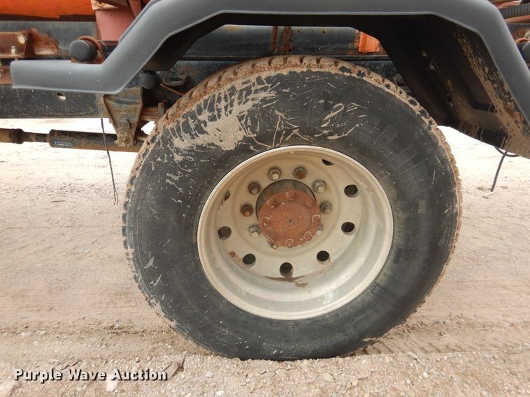 image for item DL0283 1989 Ford F800  water truck