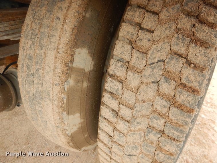 image for item DL0283 1989 Ford F800  water truck