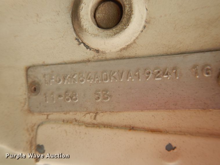 image for item DL0283 1989 Ford F800  water truck