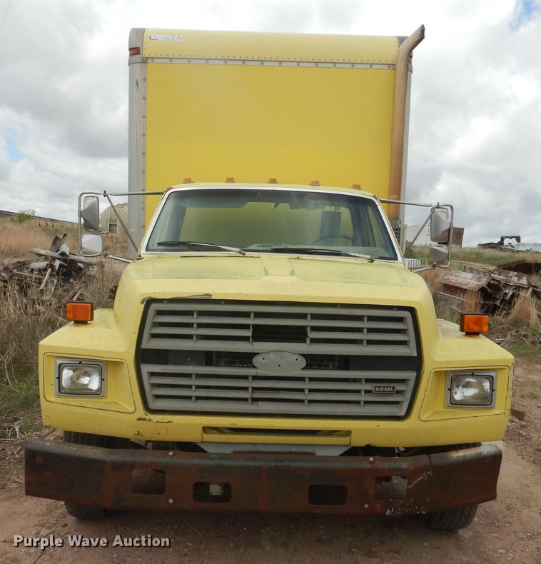 image for item DL0284 1989 Ford F700  box truck